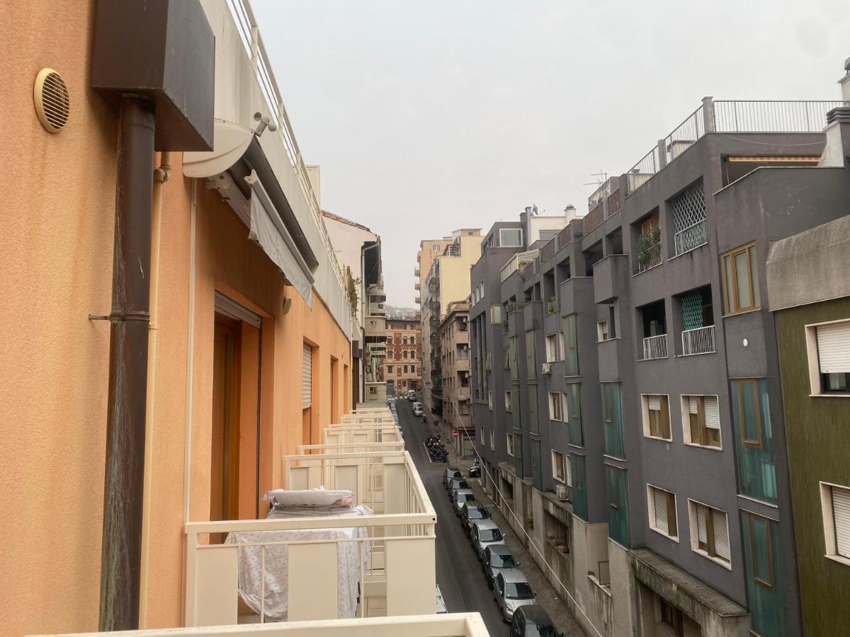 La Casa Di Giacomo Con Parcheggio Trieste Eksteriør billede